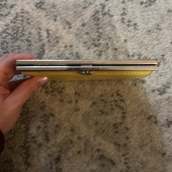 yellow herringbone accordion wallet - Picture 3 of 3